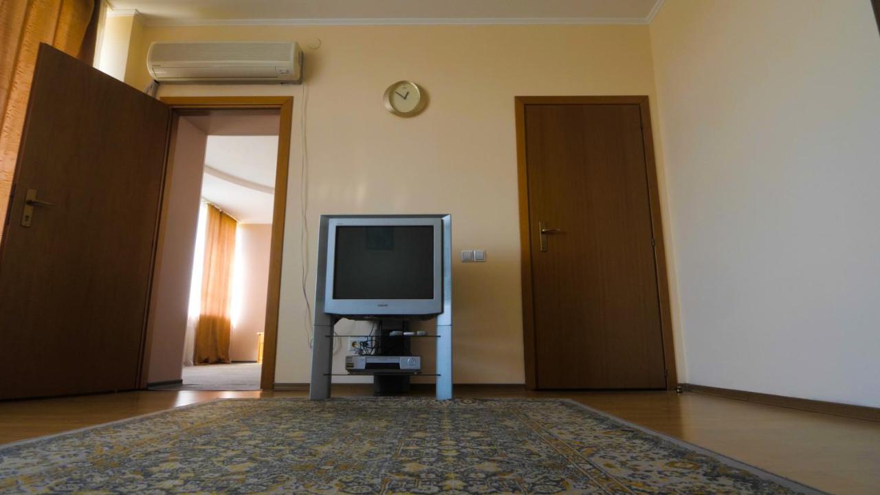 Pectoral On Khortytsia Hotel Zaporizhia Exterior foto